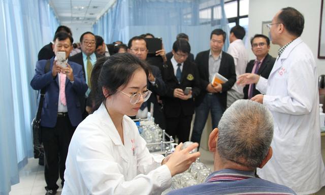 泰国清迈大学代表团到西安市中医医院访问交流