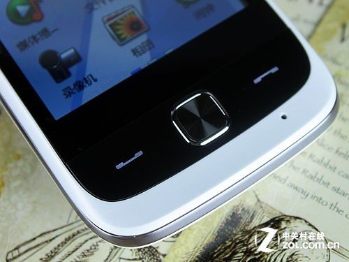 小巧清爽白色外观 双卡手机华为G7010评测_网