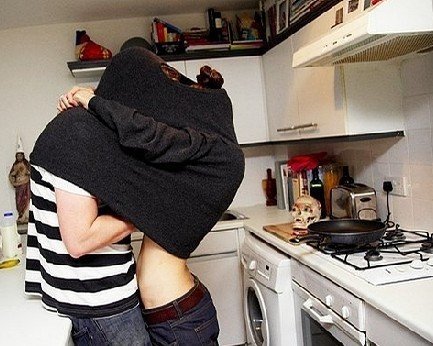 老公逼我爱爱时必须穿丝袜