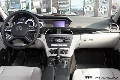 【新款奔驰c级 内饰】
