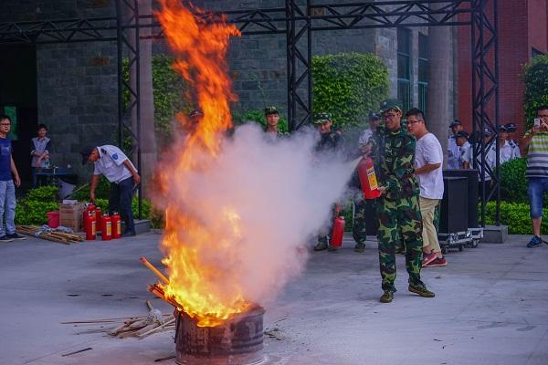 陕西开展消防进军训校园安全主题教育活动
