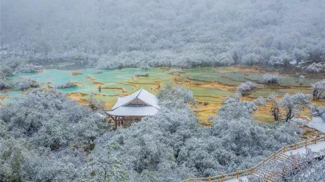 黄龙银装素裹 发出今年最大规模的门票优惠