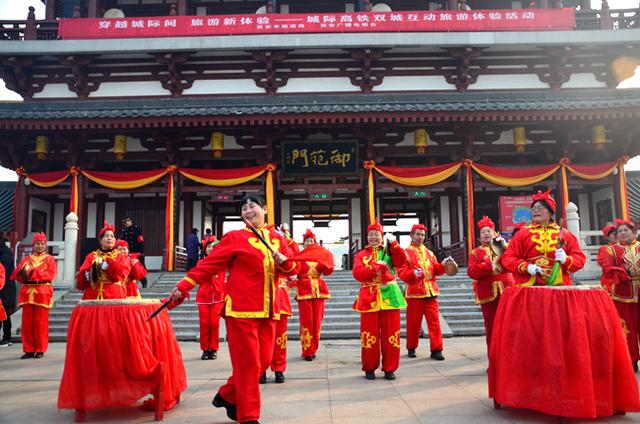 “一带一路”暨城际高铁双城旅游体验活动启动