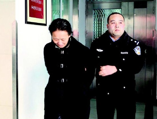 女子劳教刚满重<em>操</em>旧业 超市<em>偷</em>奶粉换钱买毒品