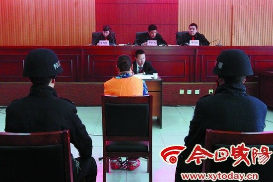 被告人李春集资诈骗罪一案昨日在咸阳市中院开庭审理 本报记者马超 摄