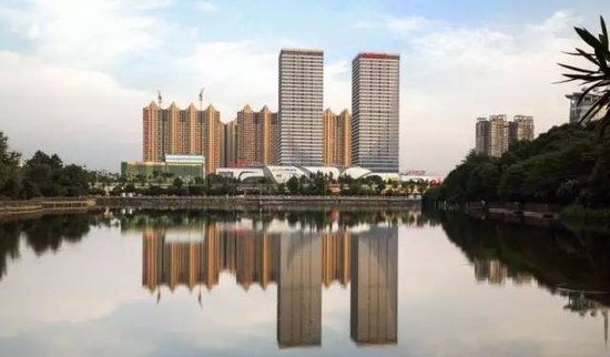 万达华府二期楼王开盘在即,众人抢筹,全城震动