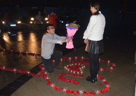 步步高新天地业主上演浪漫<em>求婚</em> 现场感动<em>女友</em>