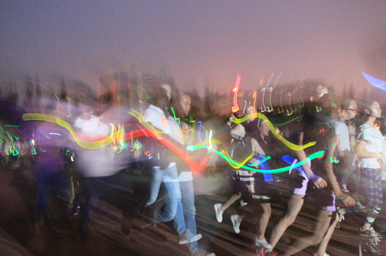 湖北工程学院荧光晚跑开跑_频道-孝感