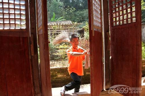 歙县绍濂乡小溪村村民释亦农子承父业守省保