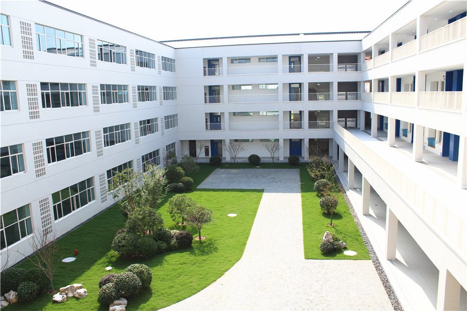 振兴花园学校开设双语教学 梅小花都汇校区今年招生 成扬州