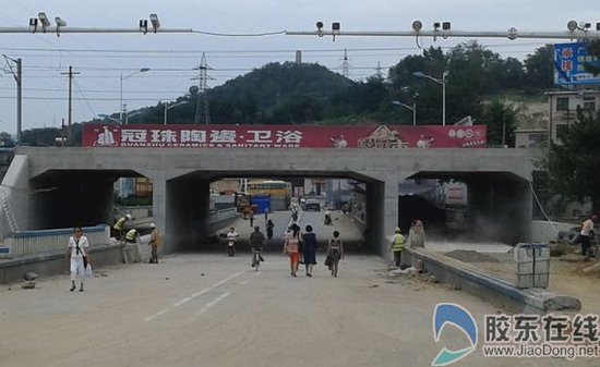 幸福立交桥框架桥完工 本月中下旬恢复通车_频