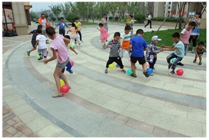 120名烟台小勇士齐聚古堡探秘 传递爱心公益_