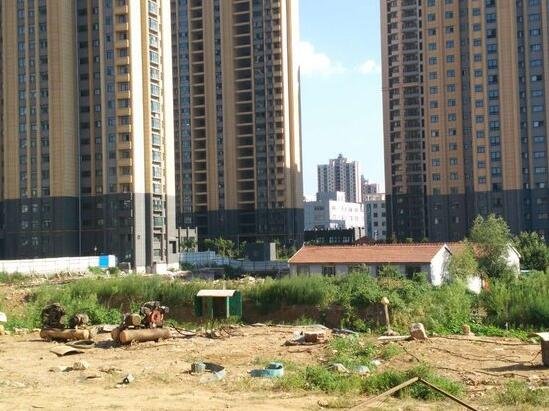 烟台某小区的钉子户 烟台某小区的钉子户
