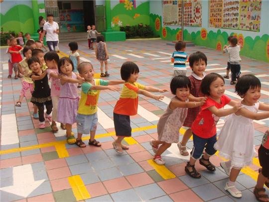 二胎政策引发公办幼儿园入园难 自带幼儿园盘