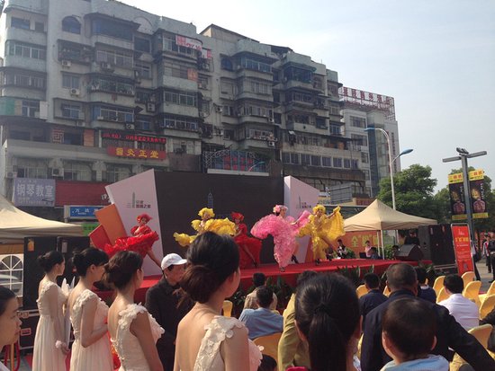 中建·宜昌之星掀全橙风暴