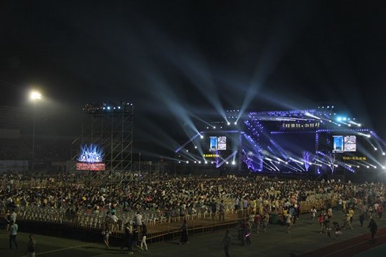 书苑新城之夜星耀恩施中国梦演唱会 嗨爆全场