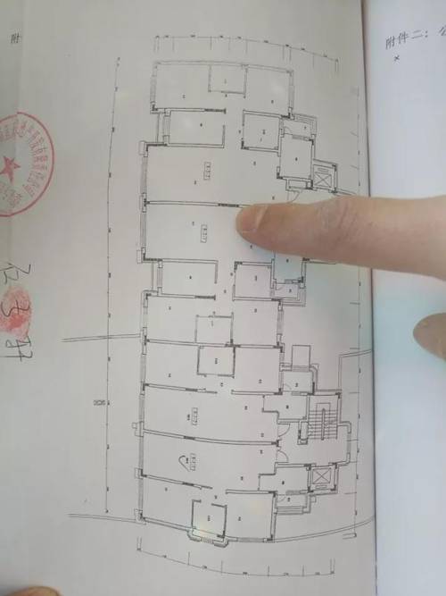 万科、招商、中建三局同陷质量门:承重墙用手