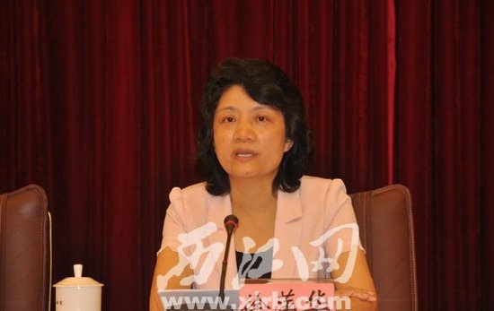 徐萍华:全力推三打工作向纵深发展