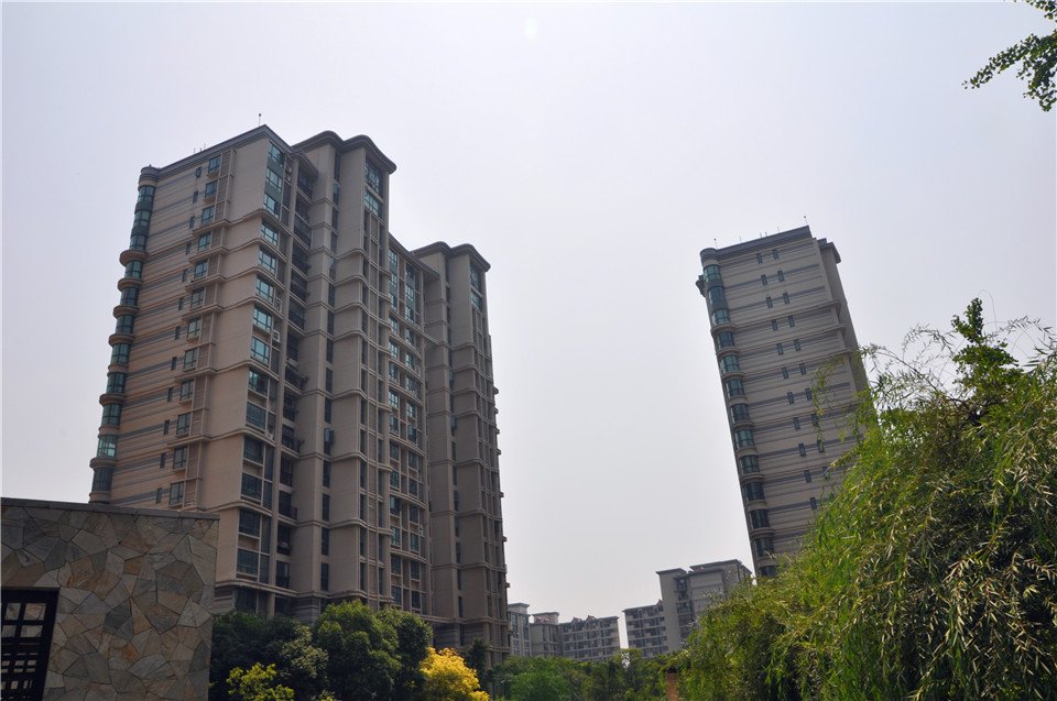 第一发布008期:零距离感受幸福 镇江媒体雅居