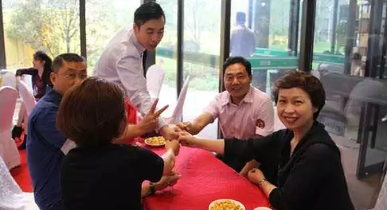 时间酝酿了幸福 见证家人们的每一次欢聚