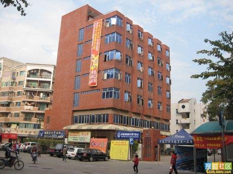 知情人曝杨钰莹现状 复出难