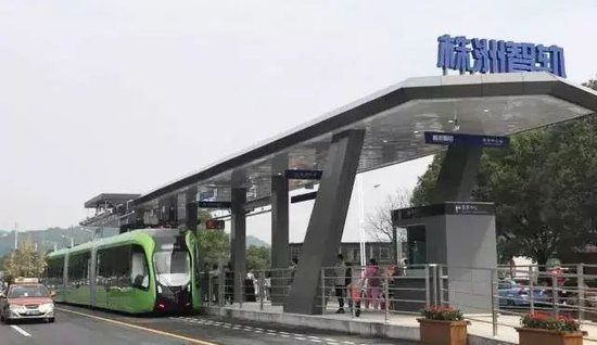 全球首条智轨示范线开始试运行!住这里的人有