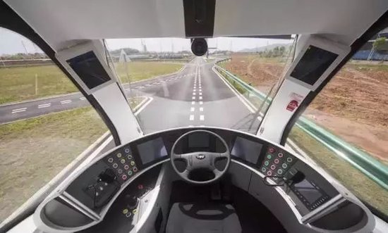 全球首条智轨示范线开始试运行!住这里的人有