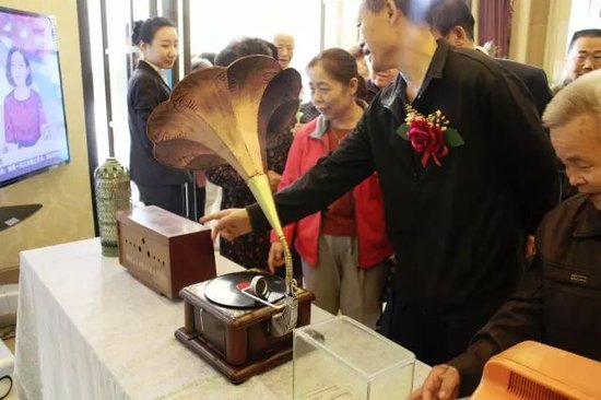 九九重阳久久陪伴绿城一碗长寿面v图片图片有个坑的长者搞笑图片图片