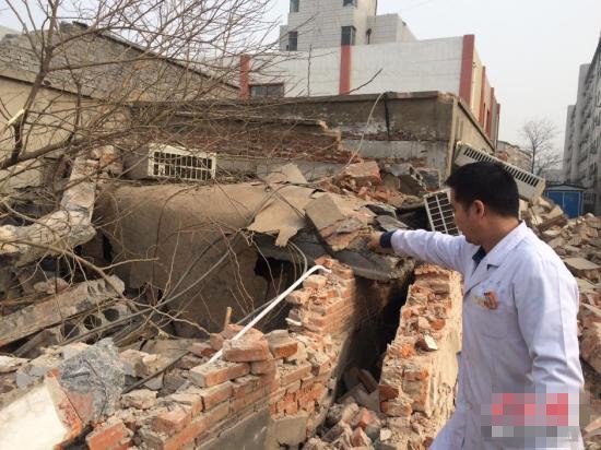 郑州一医院突遭强拆 6具病人遗体被埋_频道-自贡