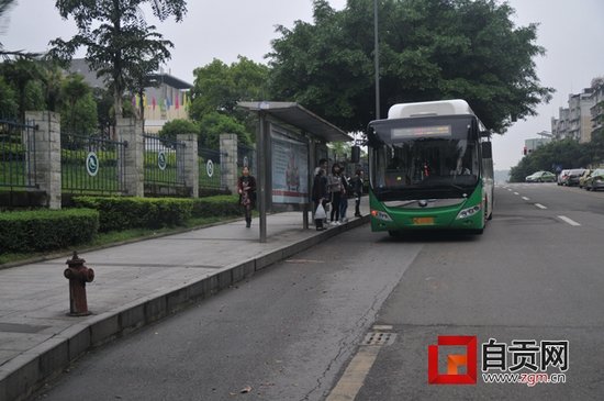 大自贡未来五年拟建600个港湾式停靠站、4个