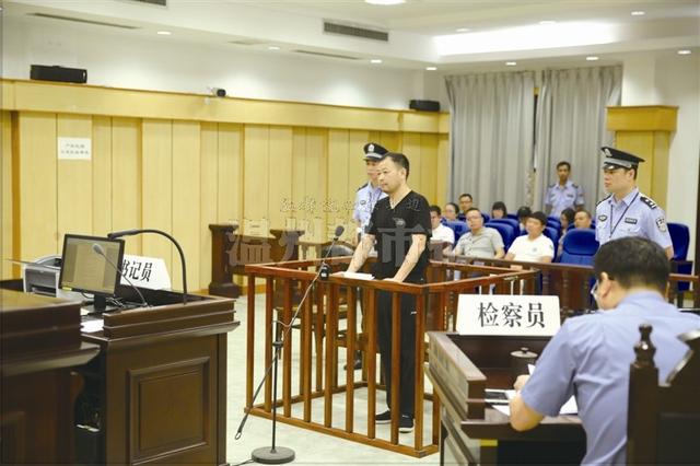 温州“荷塘月色”贪腐案主角被判刑：滥用职权牟利
