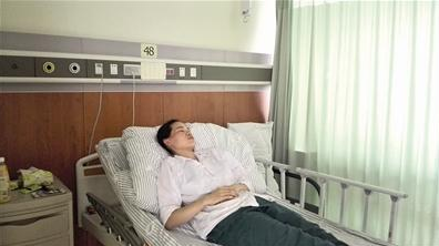杭州麻醉医生手术台突发阑尾炎 忍痛做完手术