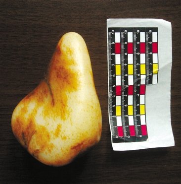 天价和田玉交人寄卖后杳无音讯 民警促完璧归