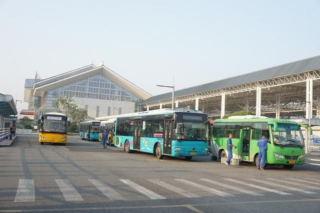 温州动车南站公交枢纽由西变东 市民来去更方便