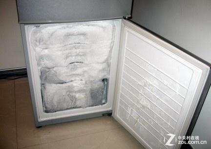 海尔冰箱冷藏结冰_冰箱不停机冷藏也结冰怎么回事_冰箱冷藏室结冰