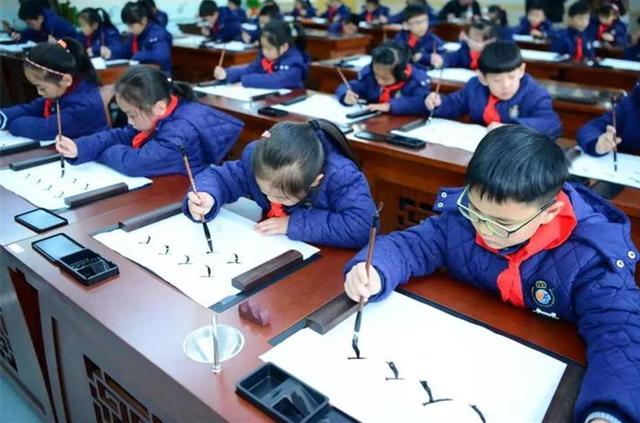 流动人口子女就学_区政协 区教育局领导调研马中流动人口子女就学工作(2)