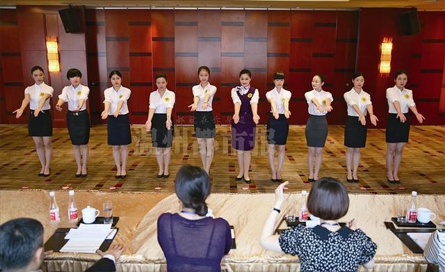 国航在温州<em>招聘空姐空少</em> 形象好气质佳远远不