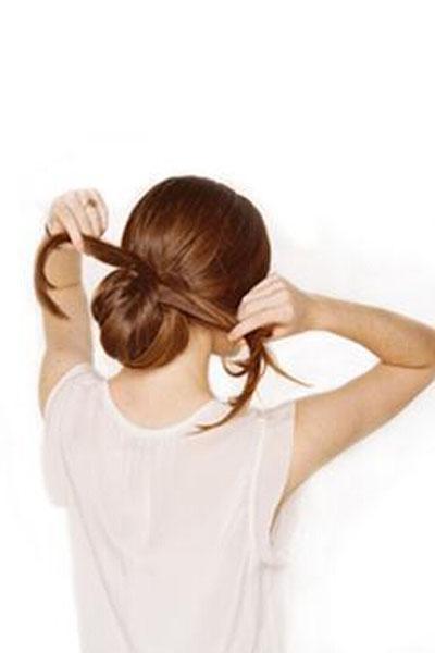 <em>韩式新娘敬酒发型</em>图解 让你一颦一足都显优雅