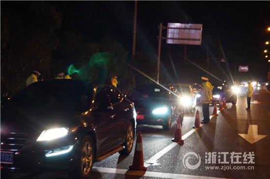 准新郎婚前无证酒驾被查 被“批准”结完婚再罚