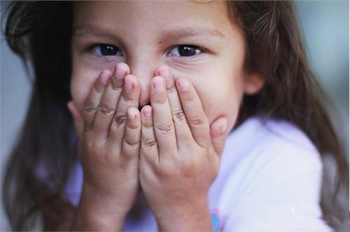 应对打嗝的13个小妙招