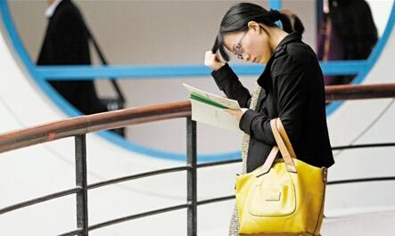 小夫妻毕业十年年年考公 却说不清到底为什么