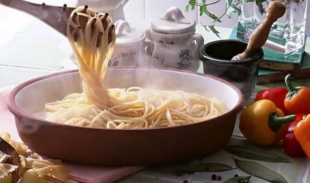 煮面条用热水还是冷水?原来这么多年都煮错了_大浙网_腾讯网