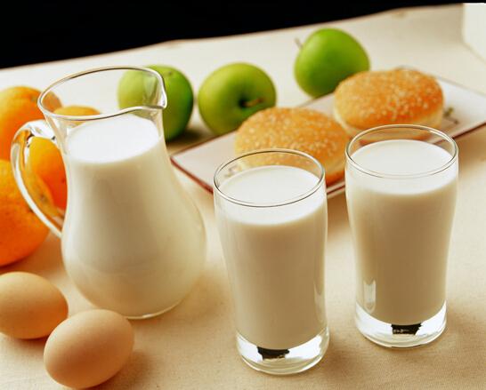 喝牛奶拉肚子是怎么回事?每天喝多少牛奶最好