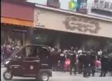 苍南街头一女子穿着婚纱被警察带走 怎么回事