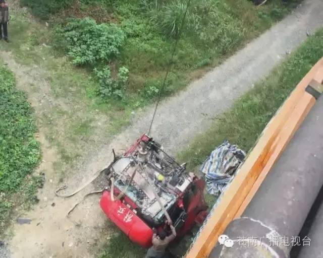苍南发生一起离奇车祸 车辆追尾车头不见了