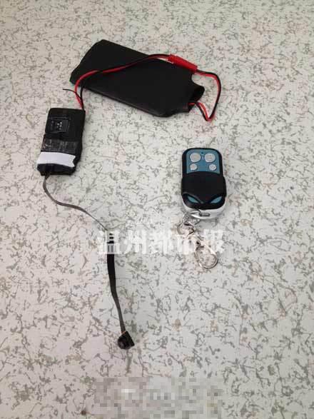 高二男生鞋面装微型摄像机 书店偷拍女性裙底