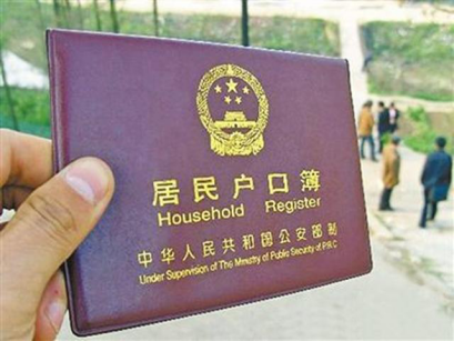 女子给男友惊喜结果变惊吓 男子为初恋抛妻弃子