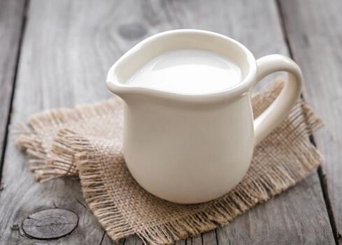 10种人睡前不宜喝牛奶