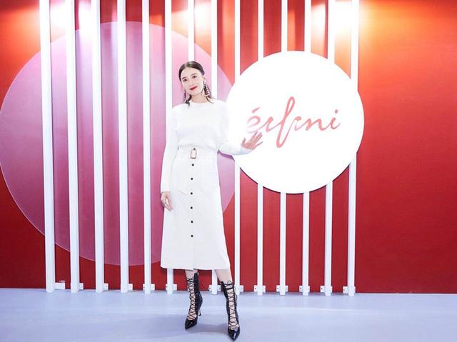 何穗、小宋佳、jeffery群星助阵伊芙丽18周岁成人礼