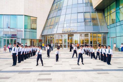 杭城远洋v远洋新女生:地标乐堤港超级飞侠带你飞校服亲子背带裤男生设计图图片